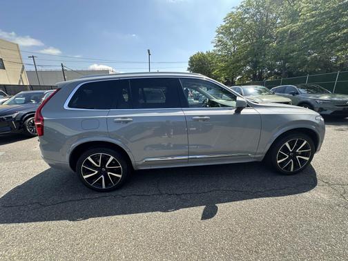 2024 Volvo XC90 B6 Plus Bright 7-Seater