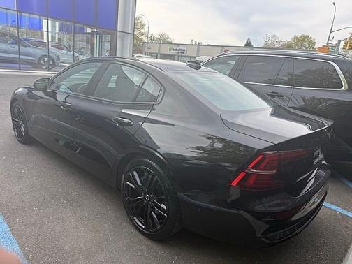 Onyx Black 2024 Volvo S60 Plus