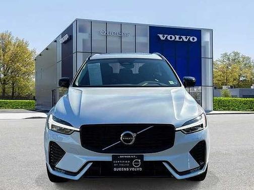 Crystal White 2024 Volvo XC60 Core