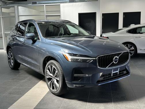 2022 Volvo XC60 B5 AWD Momentum