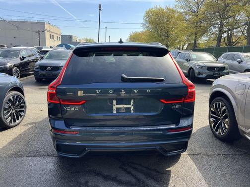 Denim Blue Metallic 2024 Volvo XC60 B5 Plus Dark Theme