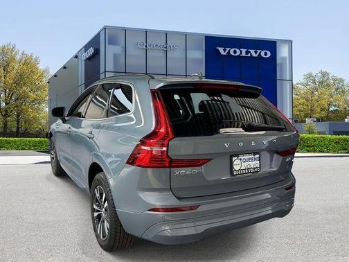 Gray Metallic 2023 Volvo XC60 B5 Core
