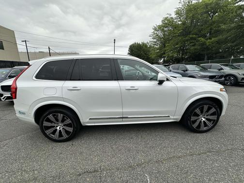 2023 Volvo XC90 Recharge Plug-In Hybrid Plus 6-Seater