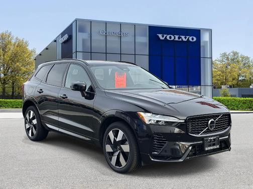 Onyx Black Metallic 2025 Volvo XC60 Plug-In Hybrid T8 Plus