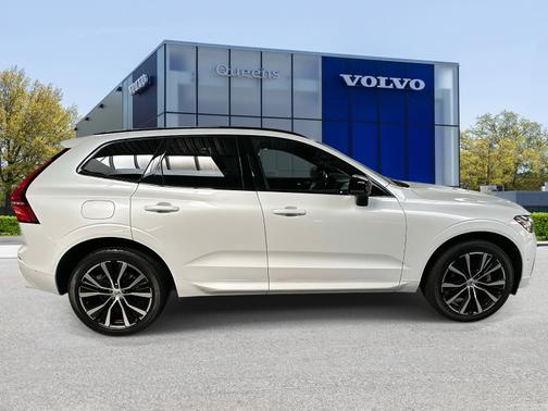 2023 Volvo XC60 B5 AWD Plus Dark