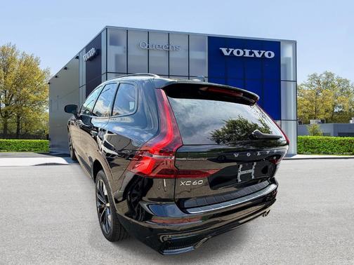 Onyx Black Metallic 2026 Volvo XC60 B5 Plus