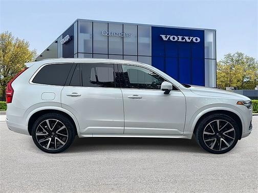 2022 Volvo XC90 