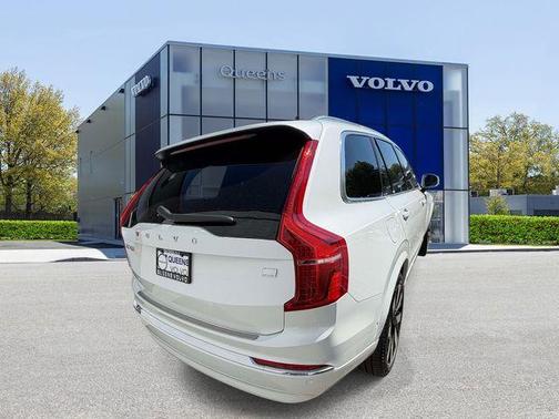 Crystal White 2023 Volvo XC90 Recharge Plug-In Hybrid T8 Ultimate Bright Theme 7-Seater