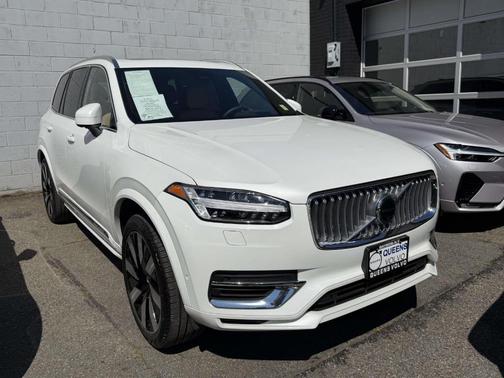 Crystal White 2023 Volvo XC90 Recharge Plug-In Hybrid T8 Ultimate Bright Theme 7-Seater