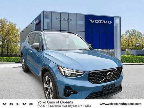 Fjord Blue 2023 Volvo XC40