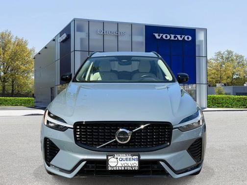 Gray Metallic 2024 Volvo XC60 B5 Plus Dark Theme