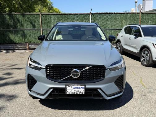 Gray Metallic 2024 Volvo XC60 B5 Plus Dark Theme