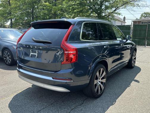 2022 Volvo XC90 T6 AWD Inscription 6 Seater