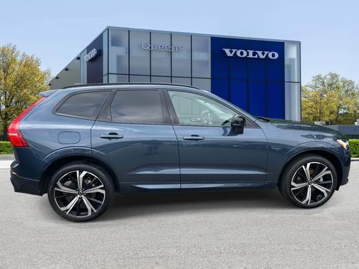 2023 Volvo XC60 B5 AWD Ultimate Dark