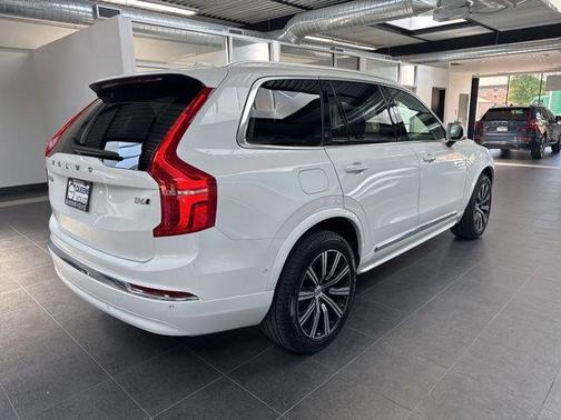 Crystal White 2023 Volvo XC90 B6 Plus 6-Seater