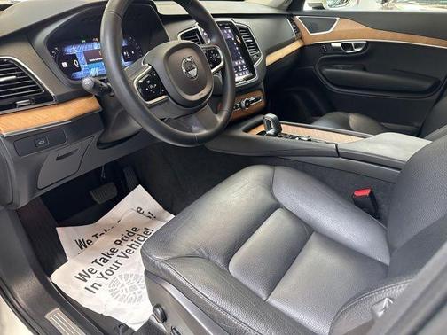 Crystal White 2023 Volvo XC90 B6 Plus 6-Seater