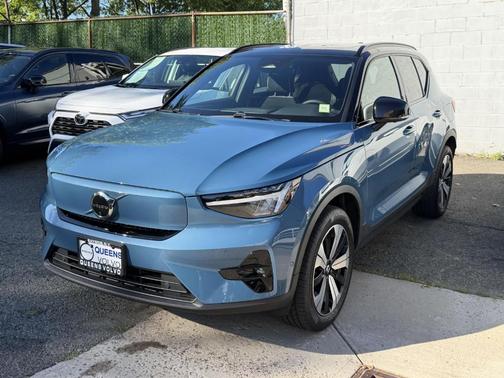 Fjord Blue Metallic 2023 Volvo XC40 Recharge Pure Electric Twin Plus