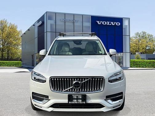 Crystal White 2024 Volvo XC90