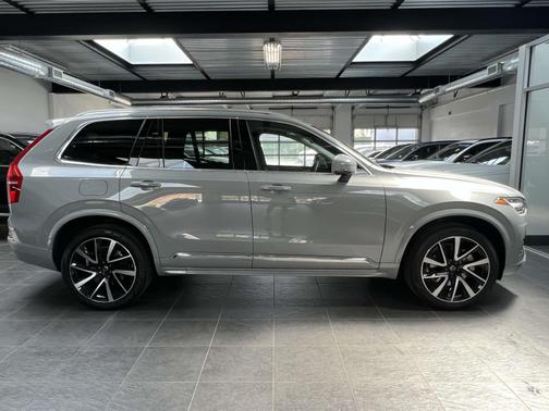 2024 Volvo XC90 B6 Plus Bright 7-Seater