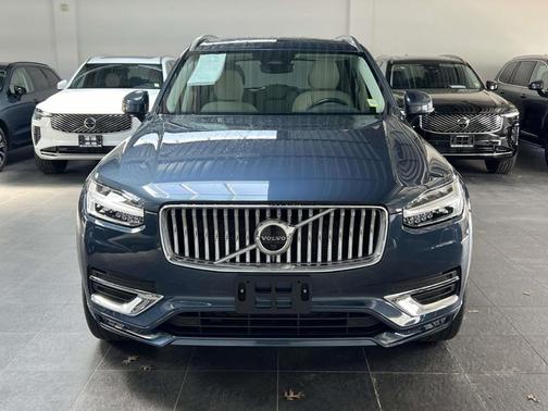 Denim Blue Metallic 2023 Volvo XC90 B6 Plus 7-Seater
