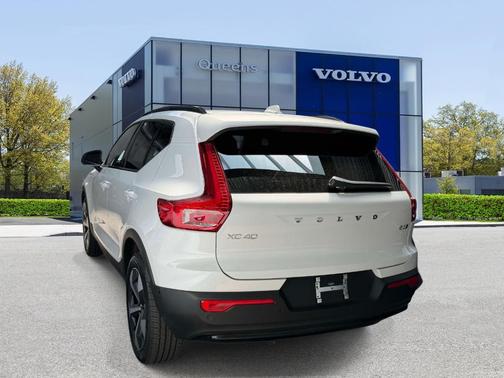 Crystal White 2026 Volvo XC40 B5 Plus