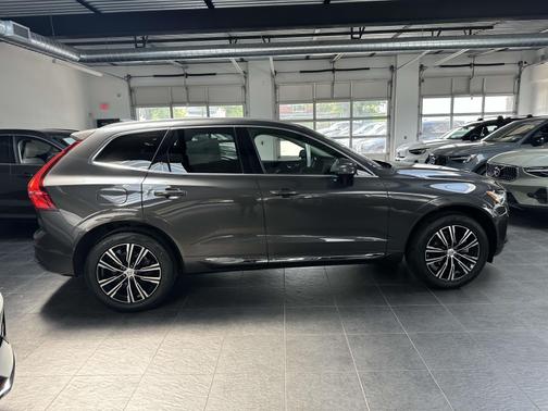 2022 Volvo XC60 B5 AWD Inscription