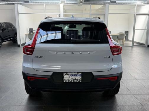 Cloud 9 White 2026 Volvo XC40 B5 Plus