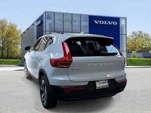 Cloud 9 White 2026 Volvo XC40 B5 Plus