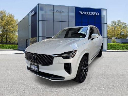 Crystal White Pearl 2026 Volvo XC90 B5 Core