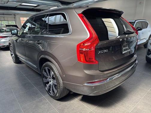 Platinum Gray Metallic 2023 Volvo XC90 B6 Ultimate 7-Seater