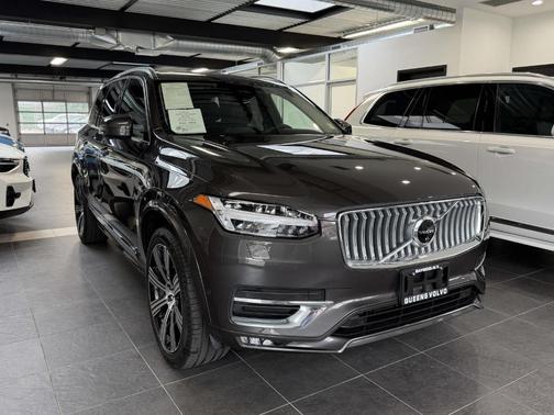 Platinum Gray Metallic 2023 Volvo XC90 B6 Ultimate 7-Seater