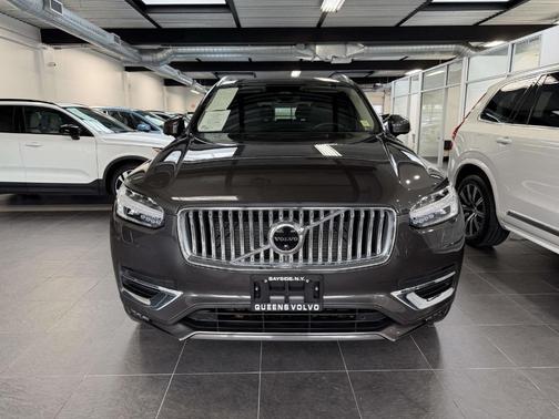 Platinum Gray Metallic 2023 Volvo XC90 B6 Ultimate 7-Seater