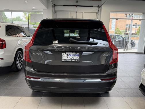 Platinum Gray Metallic 2023 Volvo XC90 B6 Ultimate 7-Seater