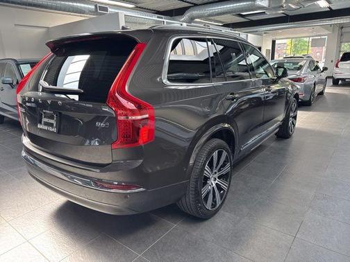 Platinum Gray Metallic 2023 Volvo XC90 B6 Ultimate 7-Seater