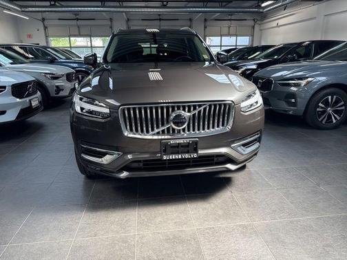 Platinum Gray Metallic 2023 Volvo XC90 B6 Ultimate 7-Seater
