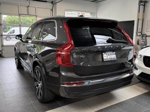Platinum Gray Metallic 2023 Volvo XC90 B6 Ultimate 7-Seater