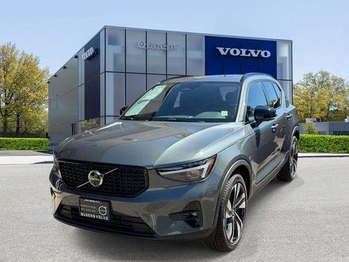 Forest Green 2026 Volvo XC40 B5 Ultra