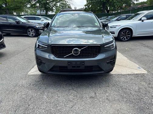Forest Green 2026 Volvo XC40 B5 Ultra
