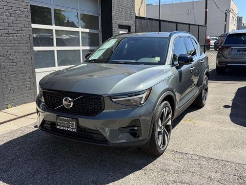Forest Green 2026 Volvo XC40 B5 Ultra
