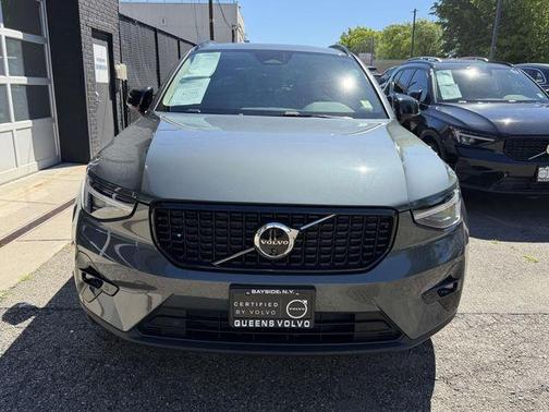 Forest Green 2026 Volvo XC40 B5 Ultra