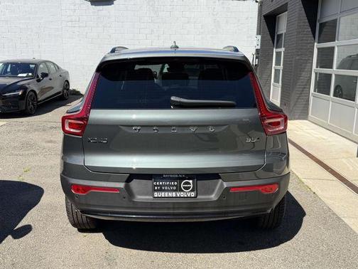 Forest Green 2026 Volvo XC40 B5 Ultra