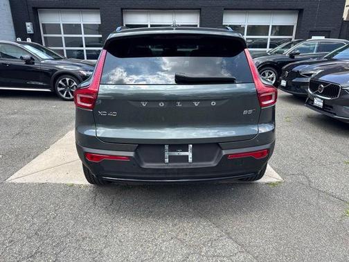 Forest Green 2026 Volvo XC40 B5 Ultra
