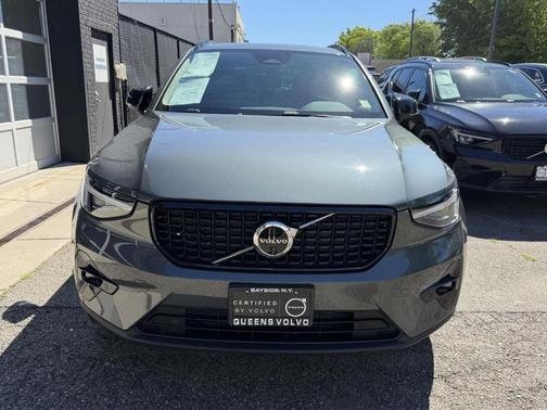 Forest Green 2026 Volvo XC40 B5 Ultra