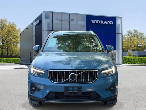 Blue Metallic 2024 Volvo XC40 B5 Plus Bright Theme