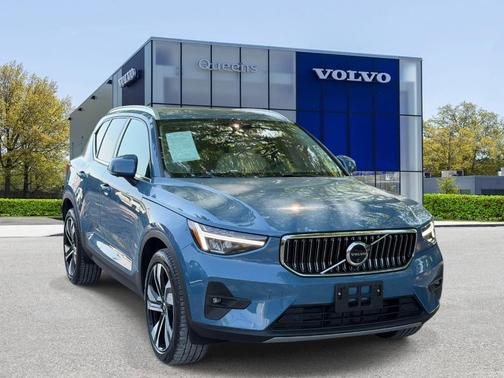 Blue Metallic 2024 Volvo XC40 B5 Plus Bright Theme