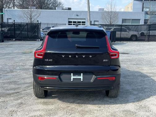 Onyx Black 2026 Volvo XC40 B5 Core