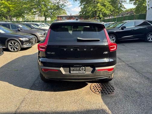 Onyx Black 2026 Volvo XC40 B5 Plus