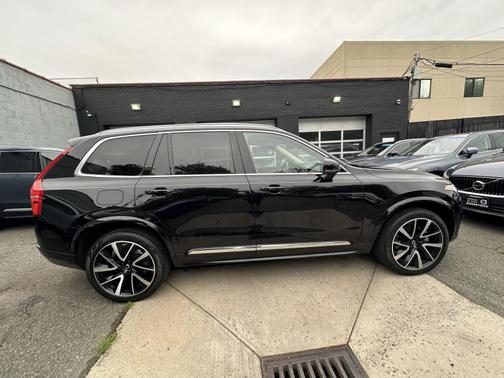2024 Volvo XC90 B6 Ultimate Bright 7-Seater