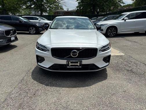 Crystal White Metallic 2024 Volvo S60 B5 Core Dark Theme