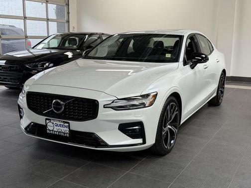 Crystal White Metallic 2024 Volvo S60 B5 Core Dark Theme